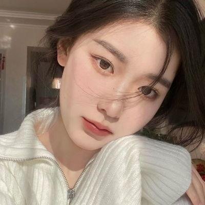 人群中的孩童
